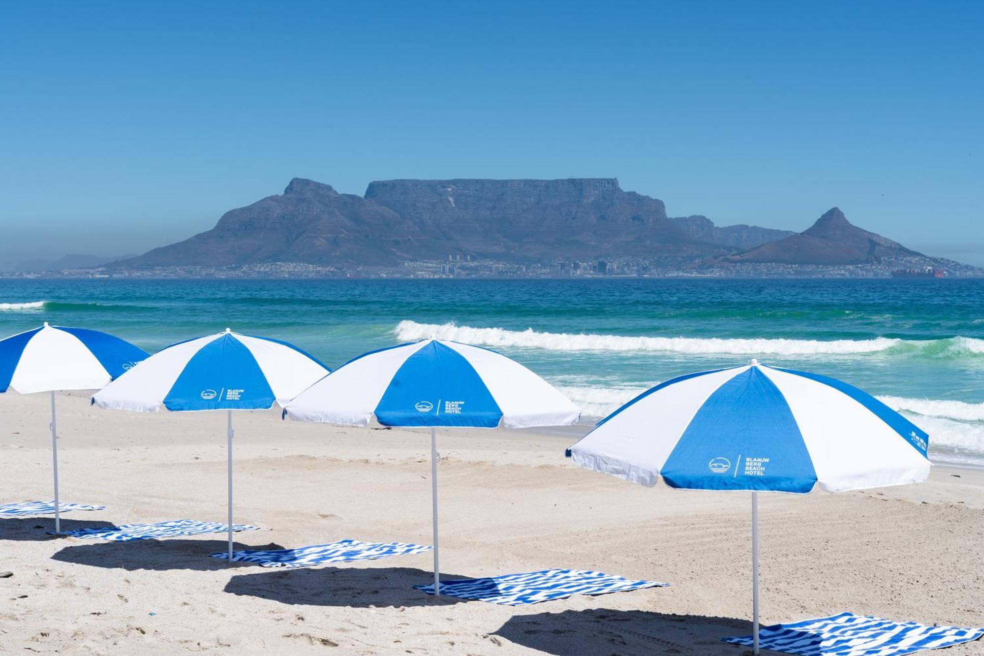 Blaauwberg Beach Hotel Bloubergstrand Exterior foto